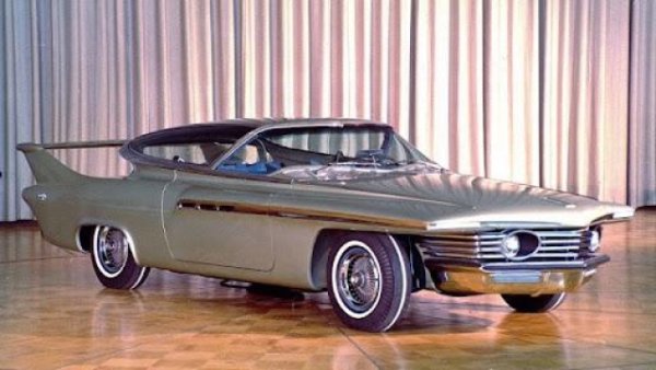 В много случаи Dream Cars кара дизайнерите да надхвърлят обикновеното не само по отношение на естетиката, но и по отношение на механиката. Такъв е случаят с Chrysler Turboflite , концепция, родена през 1961 г. от сътрудничеството между GM и италианския производител на каросерии Ghia. Резултатът предвещава бъдещето на американската автомобилна технология -  турбинният двигател. 

Атрактивното задно крило има не само естетическа функция, но съдържа клапа , вдъхновена от авиацията. Тя компенсира липсата на двигателно спиране. Друг елемент, който заслужава да се отбележи, са хоризонталните задни светлинни групи, които ще се превърнат в отличителна черта на няколко muscle-cars.

Достъпът до борда също е оригинален, като страничните врати са придружени от покрив, който може да се повдига изцяло, като също така &ldquo;взима&ldquo; цялото стъкло със себе си. Chrysler Turbine Car произлиза точно от тази концептуална кола. Опитът за серийното му производство обаче завършва с  едва 55 бройки. 